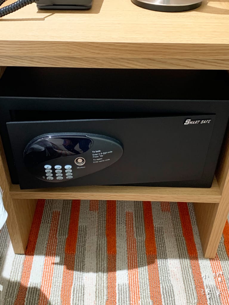 《旅遊》 台中鳳凰酒店｜台中輕旅行 下榻柳川水岸公園畔享受城市美景 9樓星際樂園徜徉在銀河系的美夢 親子主題房可愛到捨不得睡著 親子旅遊推薦 約會住宿推薦