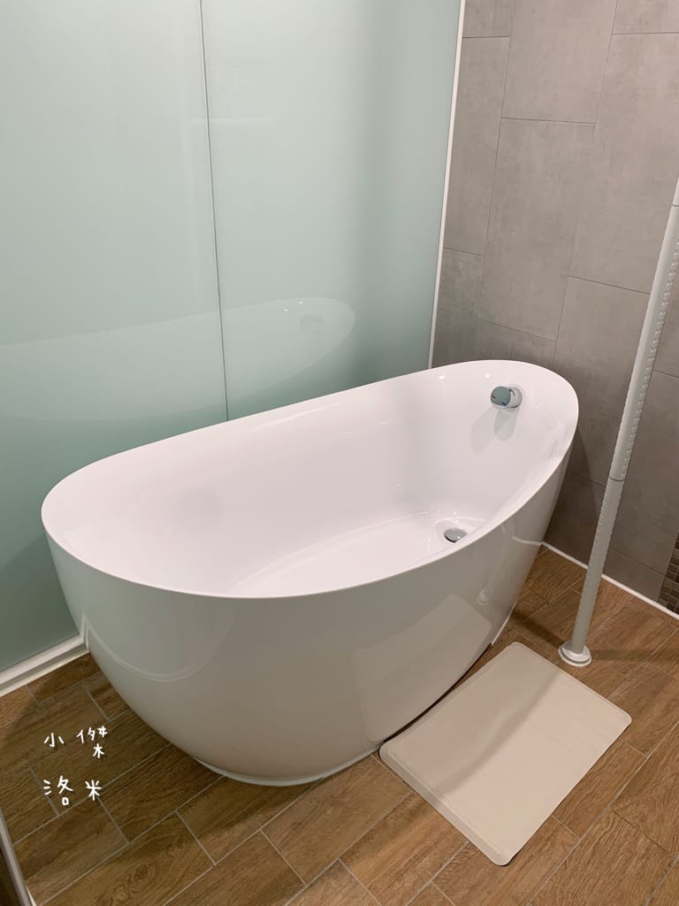 《旅遊》 台中鳳凰酒店｜台中輕旅行 下榻柳川水岸公園畔享受城市美景 9樓星際樂園徜徉在銀河系的美夢 親子主題房可愛到捨不得睡著 親子旅遊推薦 約會住宿推薦