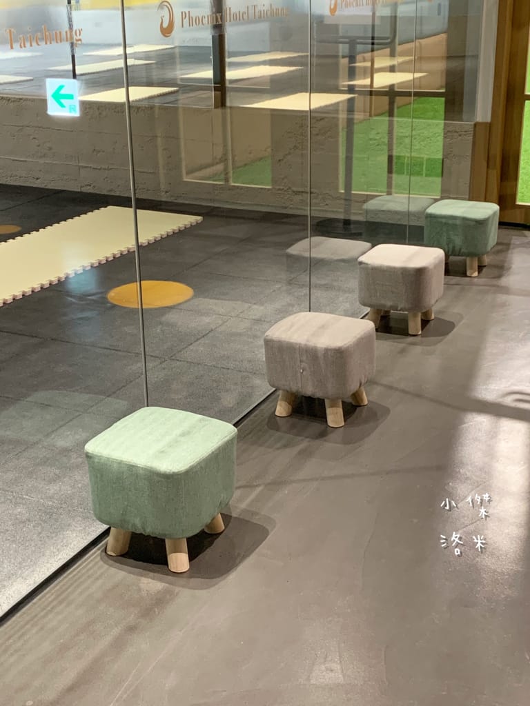 《旅遊》 台中鳳凰酒店｜台中輕旅行 下榻柳川水岸公園畔享受城市美景 9樓星際樂園徜徉在銀河系的美夢 親子主題房可愛到捨不得睡著 親子旅遊推薦 約會住宿推薦