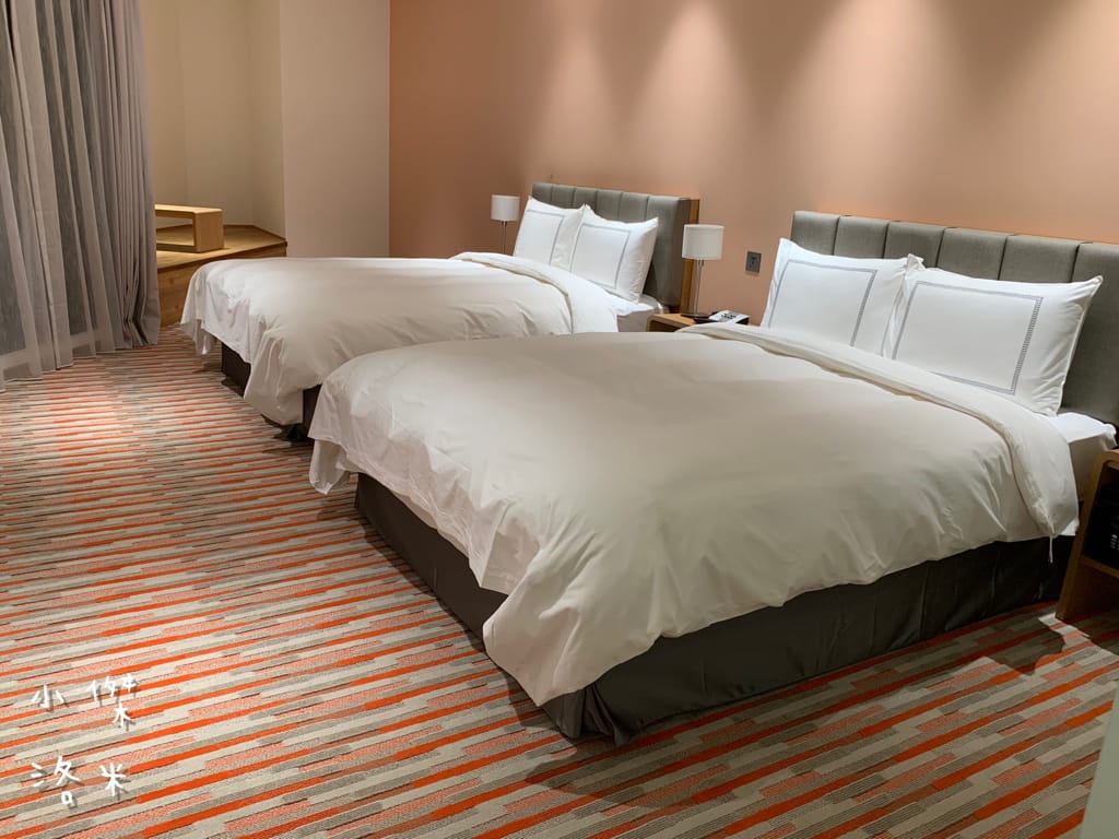 《旅遊》 台中鳳凰酒店｜台中輕旅行 下榻柳川水岸公園畔享受城市美景 9樓星際樂園徜徉在銀河系的美夢 親子主題房可愛到捨不得睡著 親子旅遊推薦 約會住宿推薦