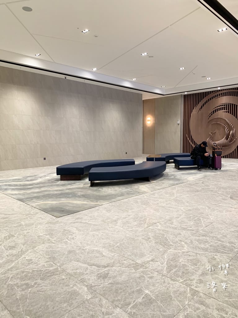 《旅遊》 台中鳳凰酒店｜台中輕旅行 下榻柳川水岸公園畔享受城市美景 9樓星際樂園徜徉在銀河系的美夢 親子主題房可愛到捨不得睡著 親子旅遊推薦 約會住宿推薦