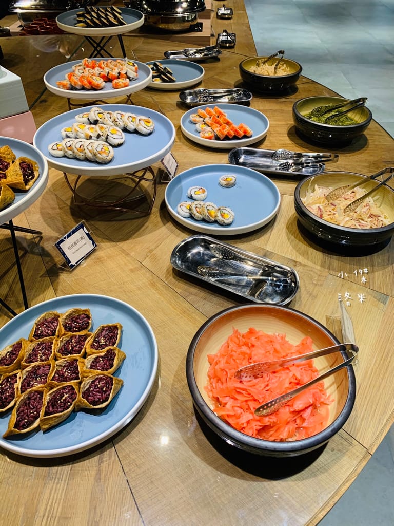 《旅遊》 台中鳳凰酒店｜台中輕旅行 下榻柳川水岸公園畔享受城市美景 9樓星際樂園徜徉在銀河系的美夢 親子主題房可愛到捨不得睡著 親子旅遊推薦 約會住宿推薦