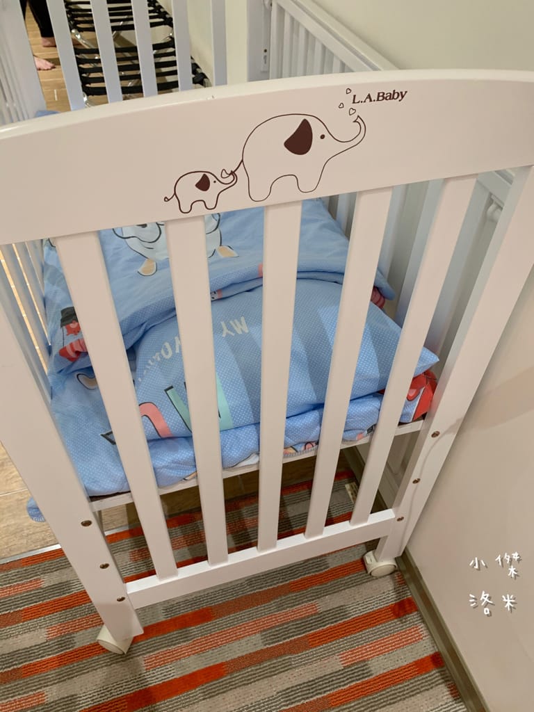 《旅遊》 台中鳳凰酒店｜台中輕旅行 下榻柳川水岸公園畔享受城市美景 9樓星際樂園徜徉在銀河系的美夢 親子主題房可愛到捨不得睡著 親子旅遊推薦 約會住宿推薦