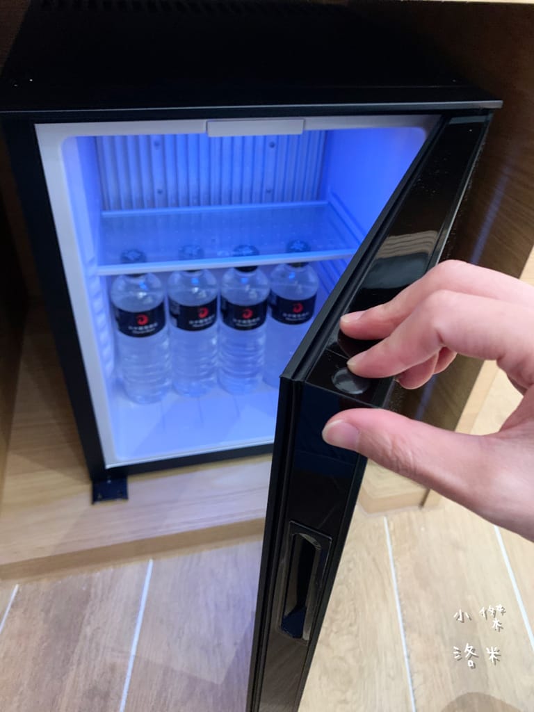 《旅遊》 台中鳳凰酒店｜台中輕旅行 下榻柳川水岸公園畔享受城市美景 9樓星際樂園徜徉在銀河系的美夢 親子主題房可愛到捨不得睡著 親子旅遊推薦 約會住宿推薦