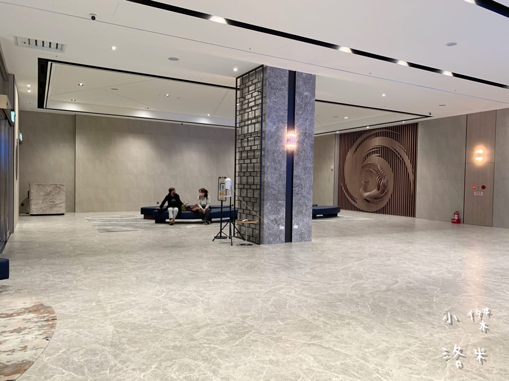 《旅遊》 台中鳳凰酒店｜台中輕旅行 下榻柳川水岸公園畔享受城市美景 9樓星際樂園徜徉在銀河系的美夢 親子主題房可愛到捨不得睡著 親子旅遊推薦 約會住宿推薦