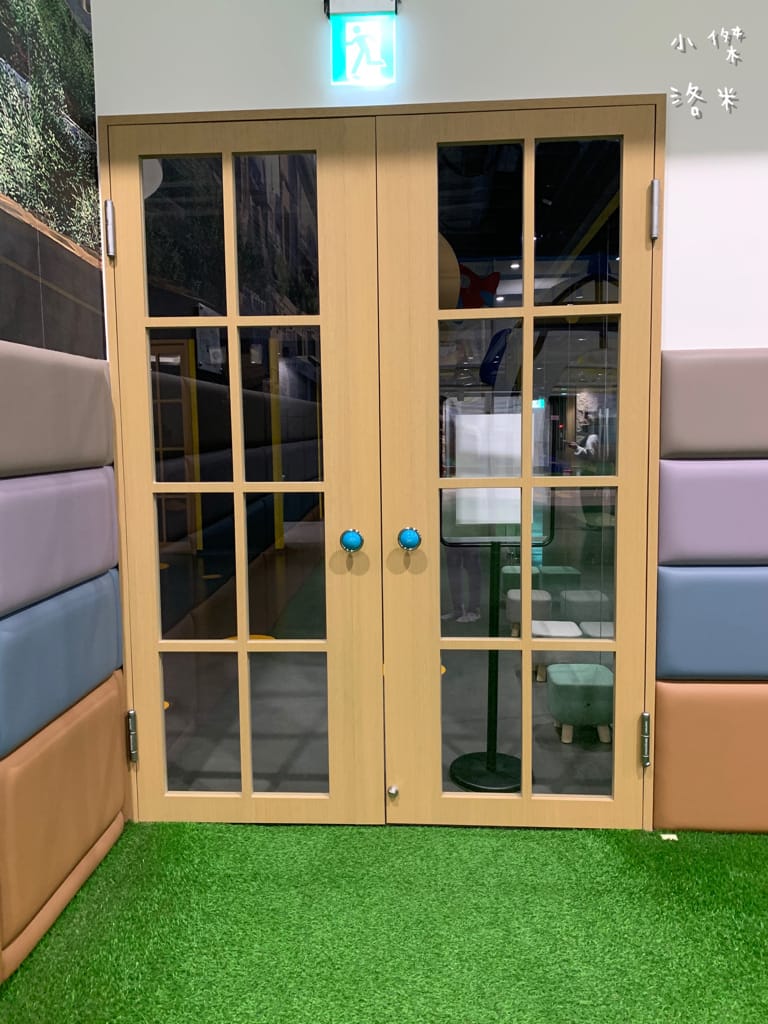 《旅遊》 台中鳳凰酒店｜台中輕旅行 下榻柳川水岸公園畔享受城市美景 9樓星際樂園徜徉在銀河系的美夢 親子主題房可愛到捨不得睡著 親子旅遊推薦 約會住宿推薦