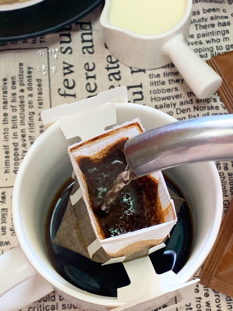 《飲品》開箱 HOWSDOMO好事多磨濾掛式咖啡 ｜ 衣索比亞日曬-中深培濾掛式研磨咖啡 用滴滴香醇的研磨咖啡開啟美好一天 中深度烘培的客製化伴手禮最懂你心