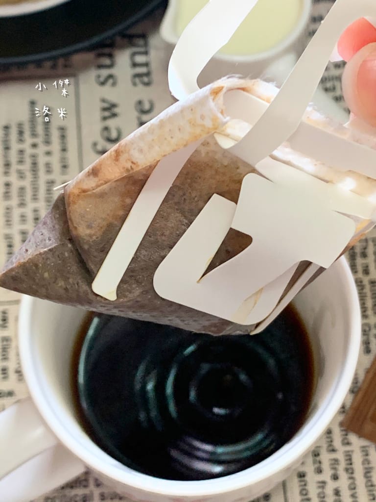 《飲品》開箱 HOWSDOMO好事多磨濾掛式咖啡 ｜ 衣索比亞日曬-中深培濾掛式研磨咖啡 用滴滴香醇的研磨咖啡開啟美好一天 中深度烘培的客製化伴手禮最懂你心