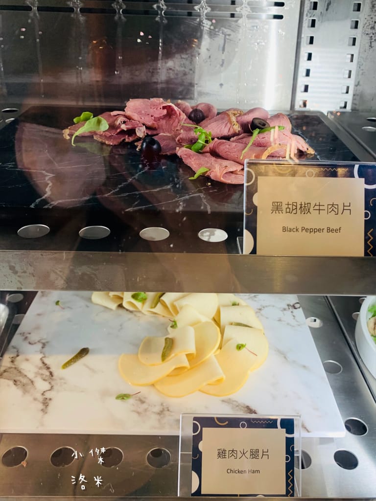 《旅遊美食》 台中鳳凰酒店- 鳳凰食號 ｜ 2022全新開幕鳳凰酒店 早午餐 Buffet吃到飽只要499！星巴客 哈根達斯無限續 用餐區附設兒童遊戲區 台中美食推薦 Buffet推薦 早午餐推薦