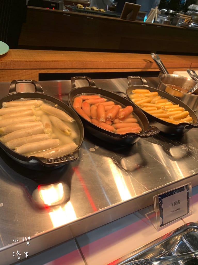 《旅遊美食》 台中鳳凰酒店- 鳳凰食號 ｜ 2022全新開幕鳳凰酒店 早午餐 Buffet吃到飽只要499！星巴客 哈根達斯無限續 用餐區附設兒童遊戲區 台中美食推薦 Buffet推薦 早午餐推薦