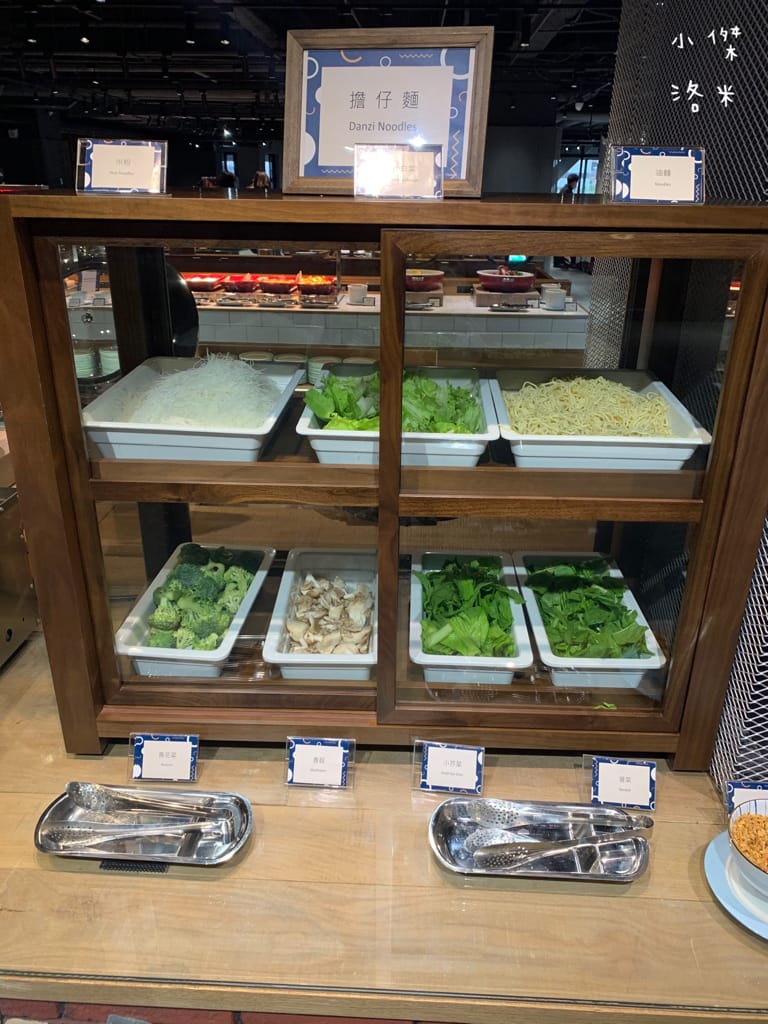 《旅遊美食》 台中鳳凰酒店- 鳳凰食號 ｜ 2022全新開幕鳳凰酒店 早午餐 Buffet吃到飽只要499！星巴客 哈根達斯無限續 用餐區附設兒童遊戲區 台中美食推薦 Buffet推薦 早午餐推薦