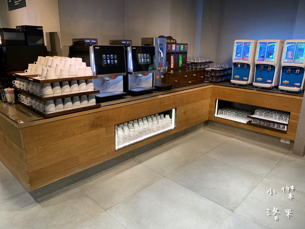 《旅遊美食》 台中鳳凰酒店- 鳳凰食號 ｜ 2022全新開幕鳳凰酒店 早午餐 Buffet吃到飽只要499！星巴客 哈根達斯無限續 用餐區附設兒童遊戲區 台中美食推薦 Buffet推薦 早午餐推薦