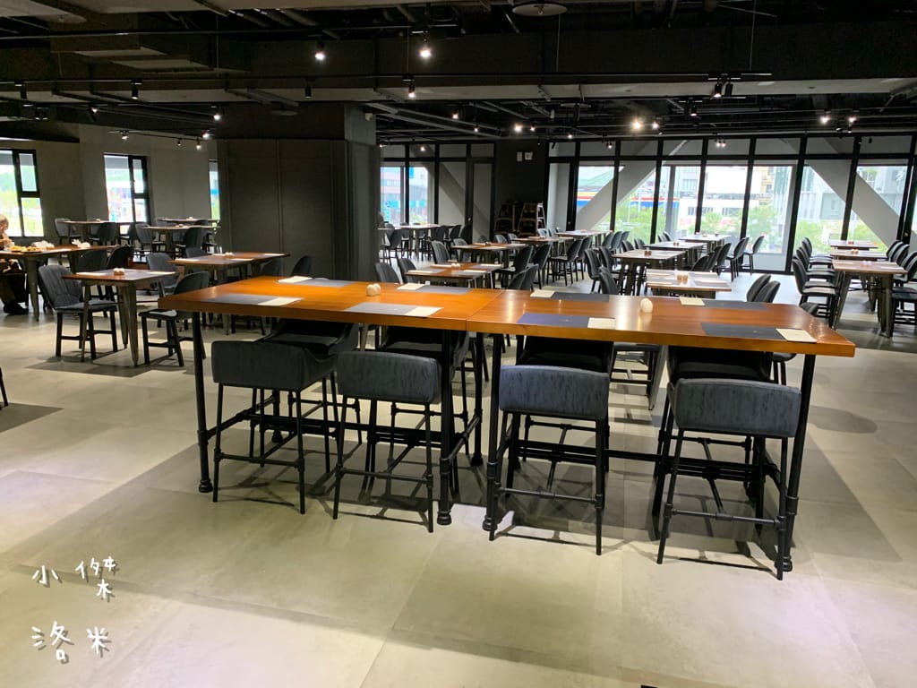 《旅遊美食》 台中鳳凰酒店- 鳳凰食號 ｜ 2022全新開幕鳳凰酒店 早午餐 Buffet吃到飽只要499！星巴客 哈根達斯無限續 用餐區附設兒童遊戲區 台中美食推薦 Buffet推薦 早午餐推薦