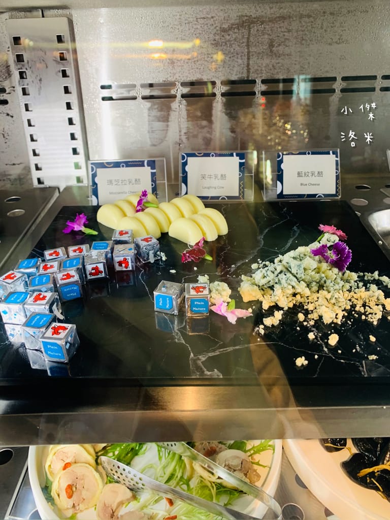 《旅遊美食》 台中鳳凰酒店- 鳳凰食號 ｜ 2022全新開幕鳳凰酒店 早午餐 Buffet吃到飽只要499！星巴客 哈根達斯無限續 用餐區附設兒童遊戲區 台中美食推薦 Buffet推薦 早午餐推薦