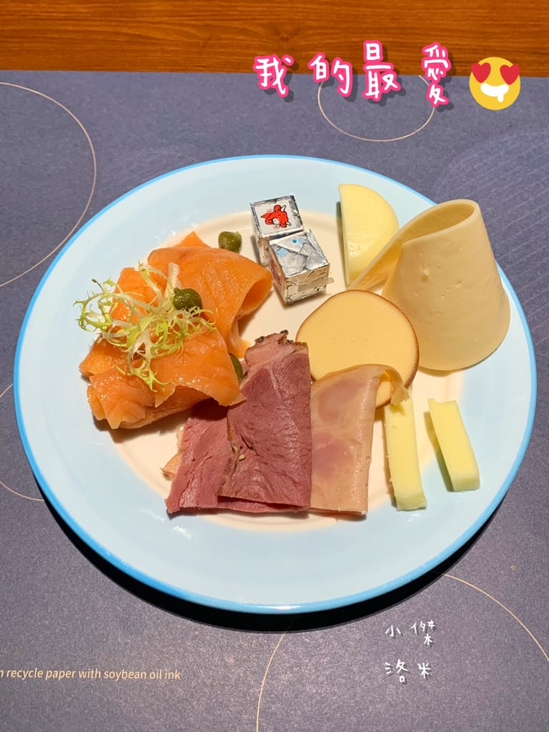 《旅遊美食》 台中鳳凰酒店- 鳳凰食號 ｜ 2022全新開幕鳳凰酒店 早午餐 Buffet吃到飽只要499！星巴客 哈根達斯無限續 用餐區附設兒童遊戲區 台中美食推薦 Buffet推薦 早午餐推薦