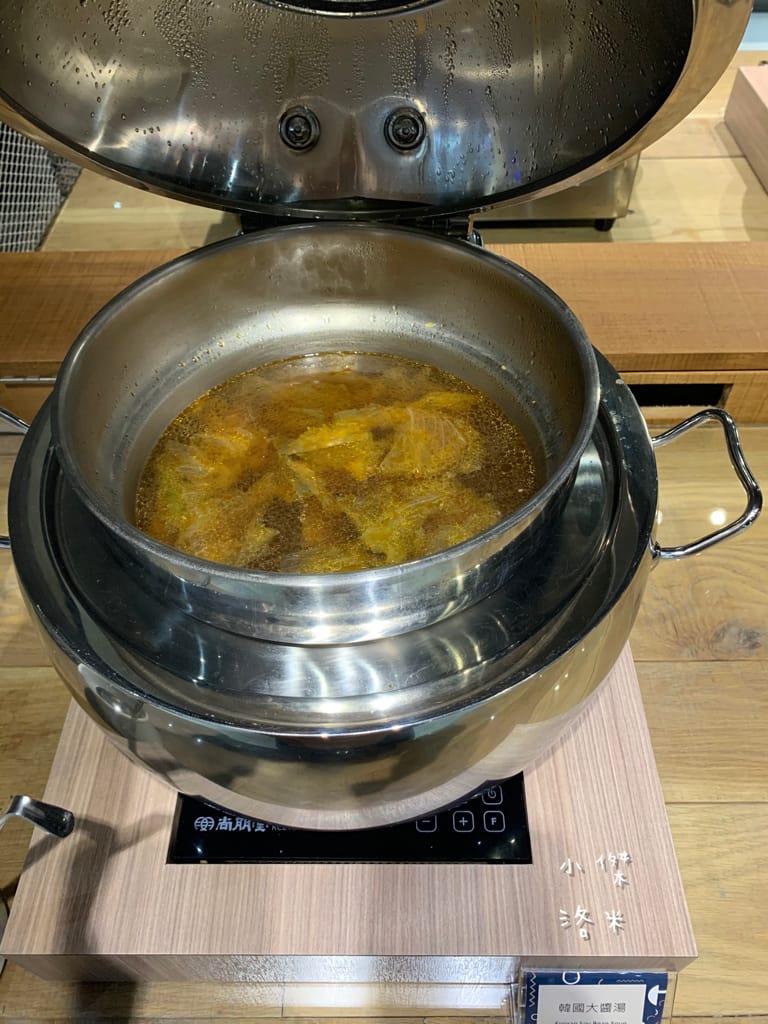 《旅遊美食》 台中鳳凰酒店- 鳳凰食號 ｜ 2022全新開幕鳳凰酒店 早午餐 Buffet吃到飽只要499！星巴客 哈根達斯無限續 用餐區附設兒童遊戲區 台中美食推薦 Buffet推薦 早午餐推薦