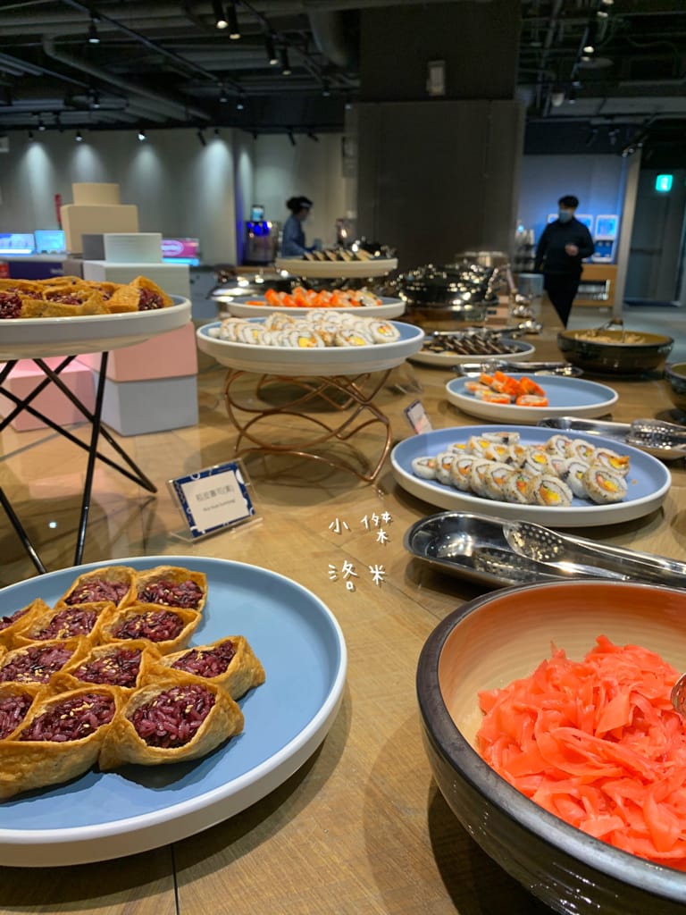 《旅遊美食》 台中鳳凰酒店- 鳳凰食號 ｜ 2022全新開幕鳳凰酒店 早午餐 Buffet吃到飽只要499！星巴客 哈根達斯無限續 用餐區附設兒童遊戲區 台中美食推薦 Buffet推薦 早午餐推薦