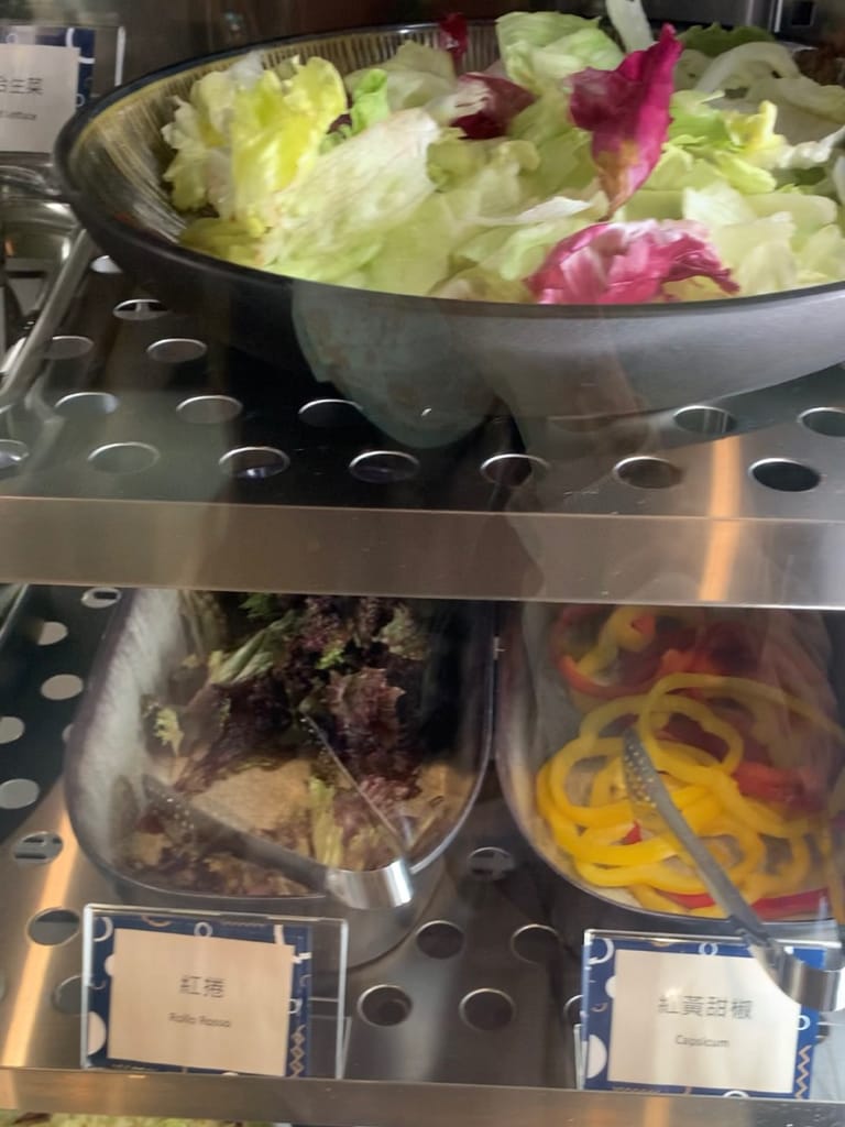 《旅遊美食》 台中鳳凰酒店- 鳳凰食號 ｜ 2022全新開幕鳳凰酒店 早午餐 Buffet吃到飽只要499！星巴客 哈根達斯無限續 用餐區附設兒童遊戲區 台中美食推薦 Buffet推薦 早午餐推薦