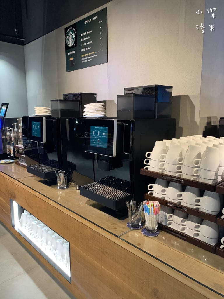 《旅遊美食》 台中鳳凰酒店- 鳳凰食號 ｜ 2022全新開幕鳳凰酒店 早午餐 Buffet吃到飽只要499！星巴客 哈根達斯無限續 用餐區附設兒童遊戲區 台中美食推薦 Buffet推薦 早午餐推薦