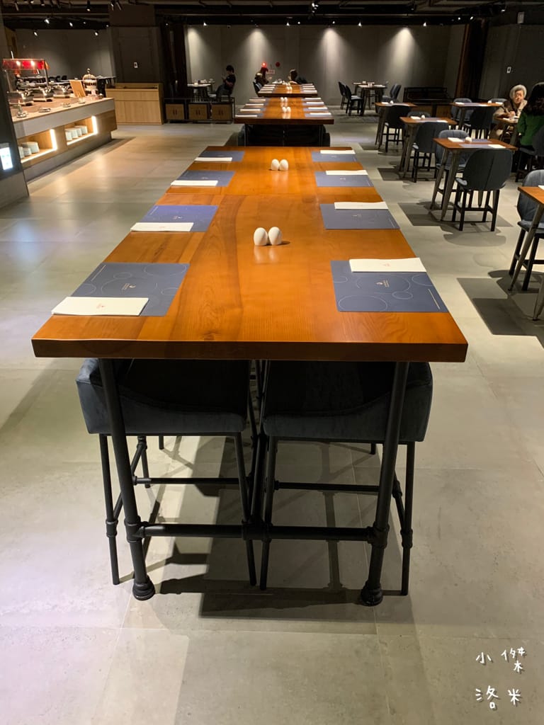 《旅遊美食》 台中鳳凰酒店- 鳳凰食號 ｜ 2022全新開幕鳳凰酒店 早午餐 Buffet吃到飽只要499！星巴客 哈根達斯無限續 用餐區附設兒童遊戲區 台中美食推薦 Buffet推薦 早午餐推薦