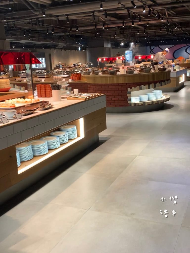 《旅遊美食》 台中鳳凰酒店- 鳳凰食號 ｜ 2022全新開幕鳳凰酒店 早午餐 Buffet吃到飽只要499！星巴客 哈根達斯無限續 用餐區附設兒童遊戲區 台中美食推薦 Buffet推薦 早午餐推薦