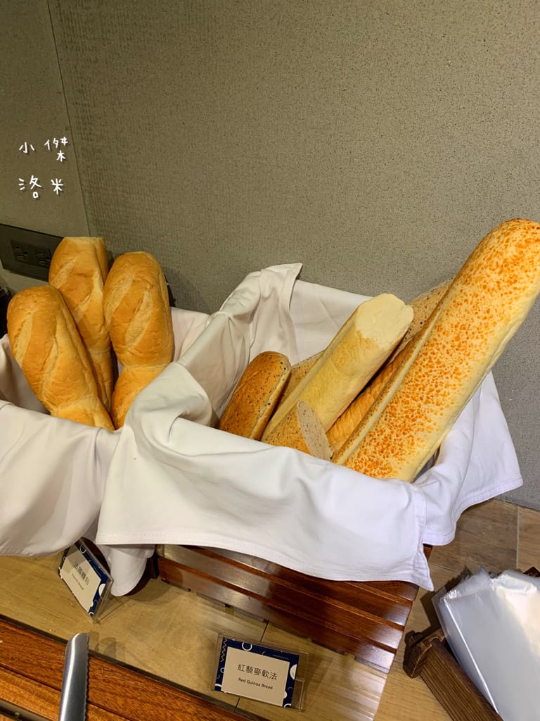 《旅遊美食》 台中鳳凰酒店- 鳳凰食號 ｜ 2022全新開幕鳳凰酒店 早午餐 Buffet吃到飽只要499！星巴客 哈根達斯無限續 用餐區附設兒童遊戲區 台中美食推薦 Buffet推薦 早午餐推薦