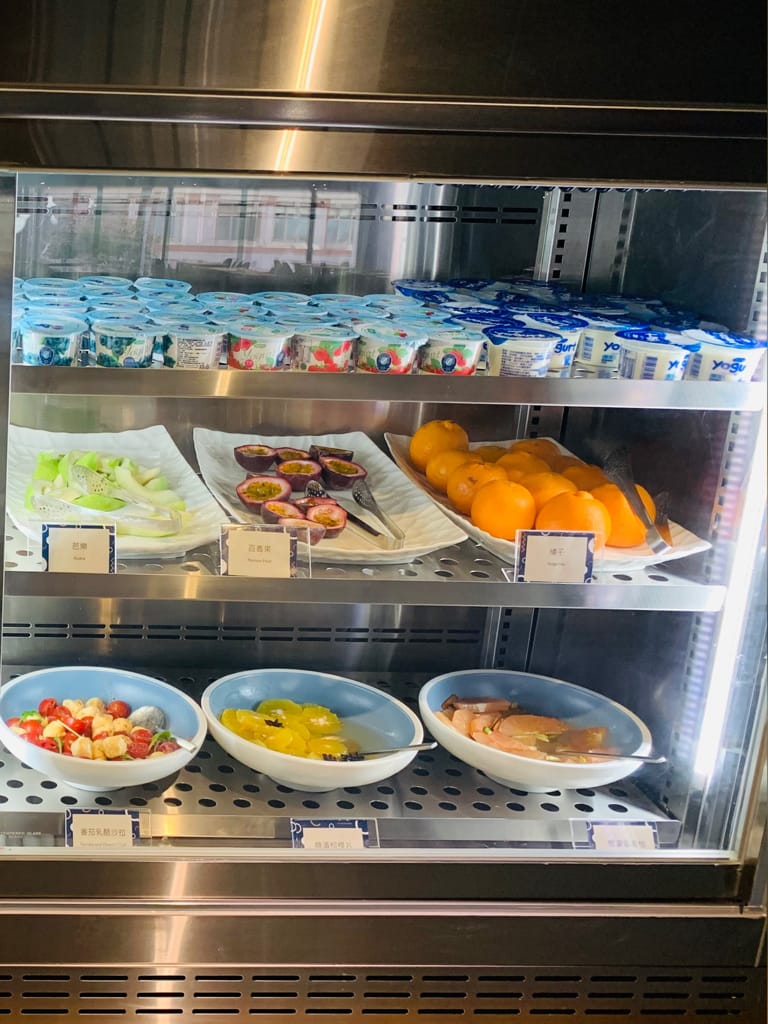 《旅遊美食》 台中鳳凰酒店- 鳳凰食號 ｜ 2022全新開幕鳳凰酒店 早午餐 Buffet吃到飽只要499！星巴客 哈根達斯無限續 用餐區附設兒童遊戲區 台中美食推薦 Buffet推薦 早午餐推薦