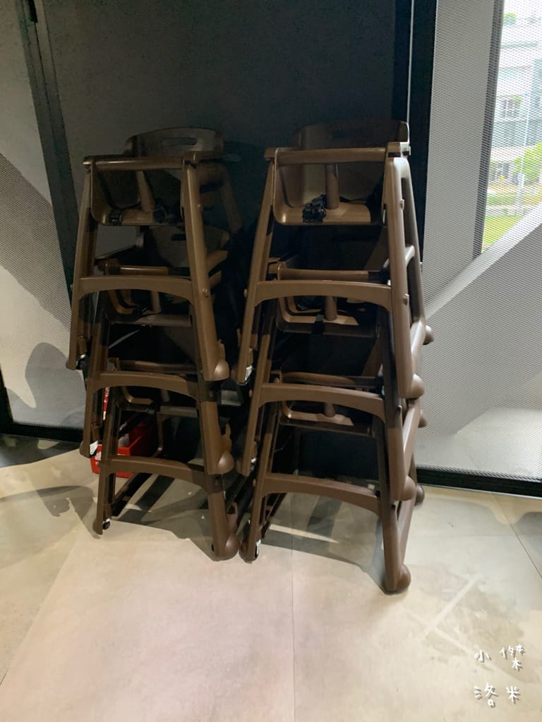 《旅遊美食》 台中鳳凰酒店- 鳳凰食號 ｜ 2022全新開幕鳳凰酒店 早午餐 Buffet吃到飽只要499！星巴客 哈根達斯無限續 用餐區附設兒童遊戲區 台中美食推薦 Buffet推薦 早午餐推薦