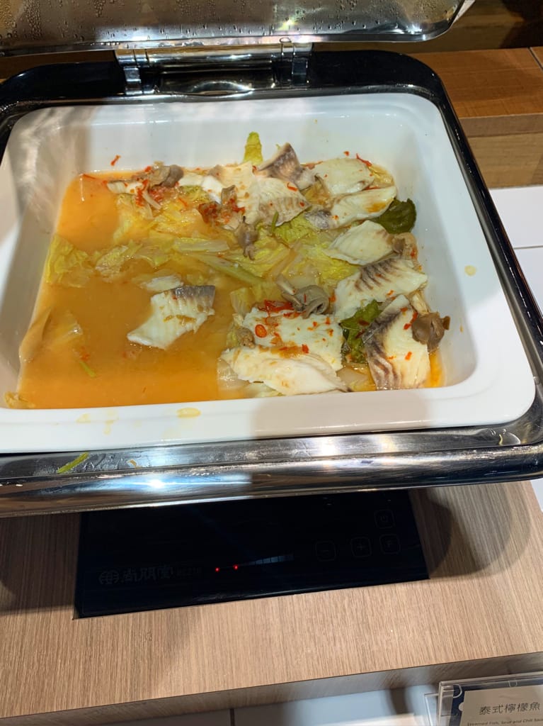 《旅遊美食》 台中鳳凰酒店- 鳳凰食號 ｜ 2022全新開幕鳳凰酒店 早午餐 Buffet吃到飽只要499！星巴客 哈根達斯無限續 用餐區附設兒童遊戲區 台中美食推薦 Buffet推薦 早午餐推薦