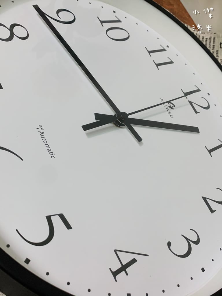 《生活》開箱 ALFASO 法詩計時 電波時鐘｜第三代經典電波鐘 精準自動對時 養成守時好習慣 精點黑白百搭鐘