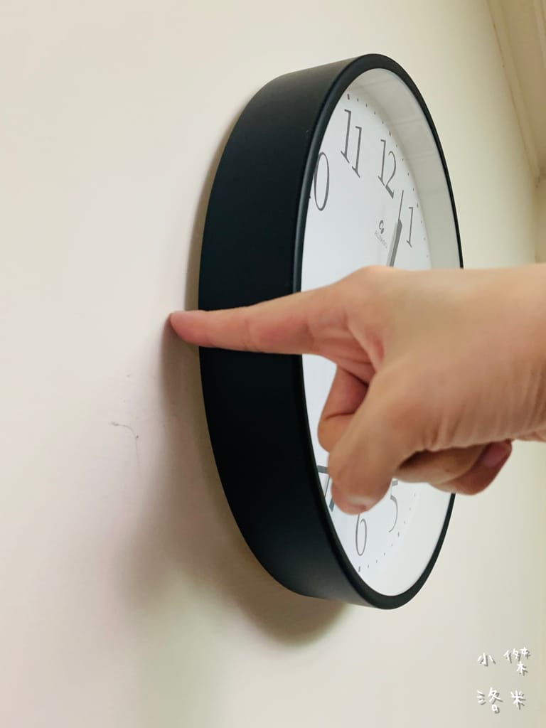 《生活》開箱 ALFASO 法詩計時 電波時鐘｜第三代經典電波鐘 精準自動對時 養成守時好習慣 精點黑白百搭鐘