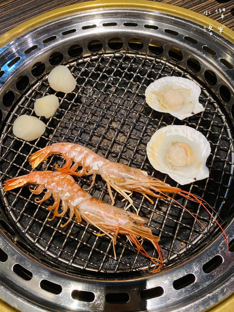 《美食》好客燒烤｜火烤兩吃海陸全餐吃到飽 頂級肉品帝王蟹 樹林秀泰美食推薦