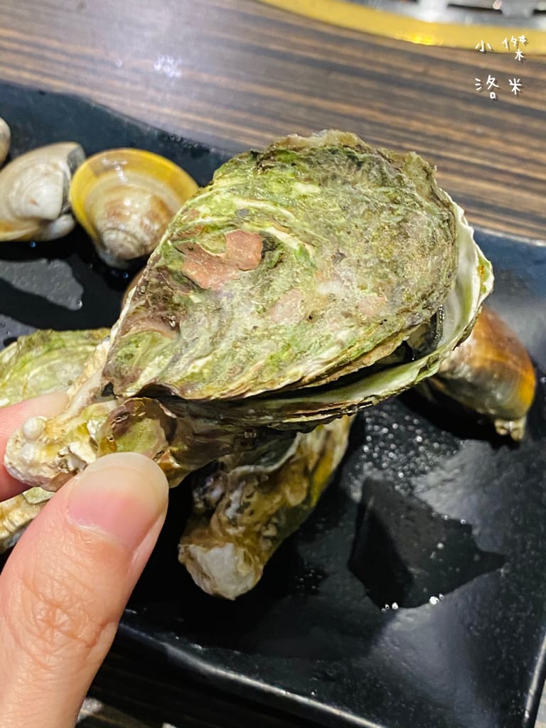 《美食》好客燒烤｜火烤兩吃海陸全餐吃到飽 頂級肉品帝王蟹 樹林秀泰美食推薦