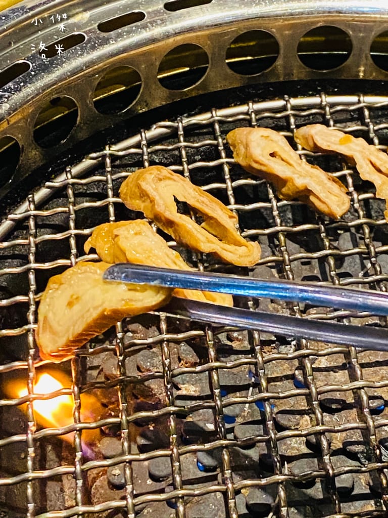 《美食》好客燒烤｜火烤兩吃海陸全餐吃到飽 頂級肉品帝王蟹 樹林秀泰美食推薦