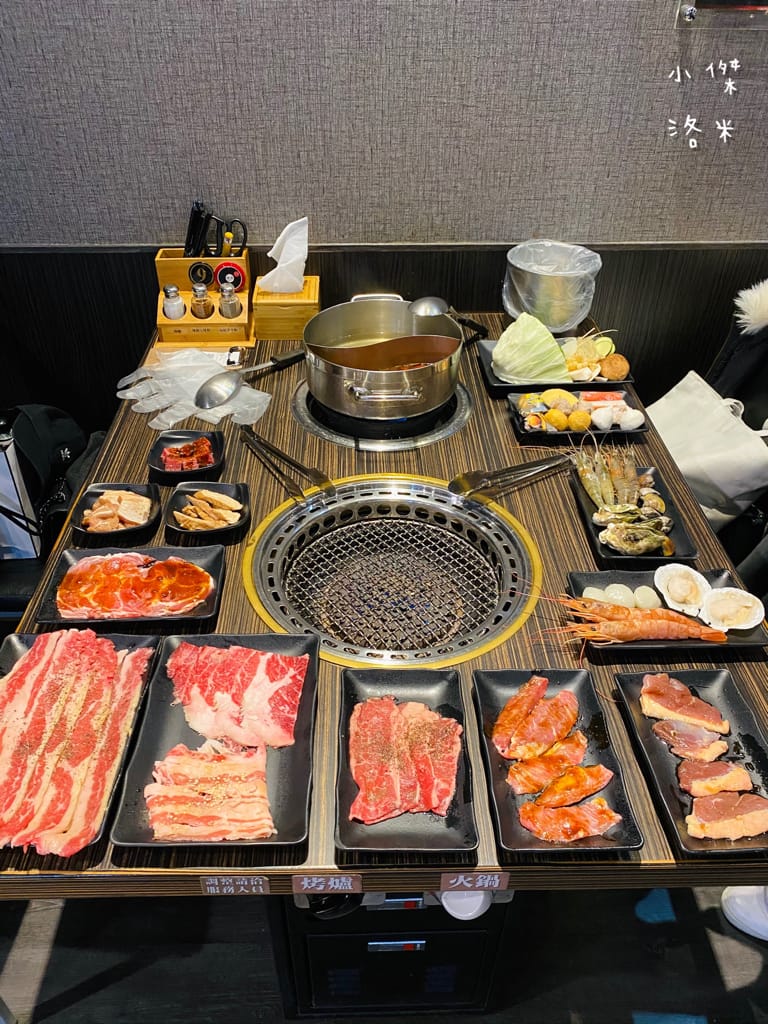 《美食》好客燒烤｜火烤兩吃海陸全餐吃到飽 頂級肉品帝王蟹 樹林秀泰美食推薦