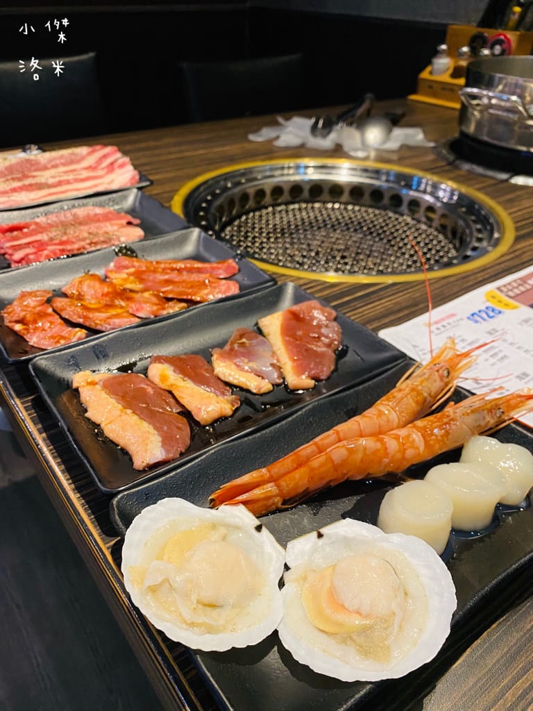 《美食》好客燒烤｜火烤兩吃海陸全餐吃到飽 頂級肉品帝王蟹 樹林秀泰美食推薦