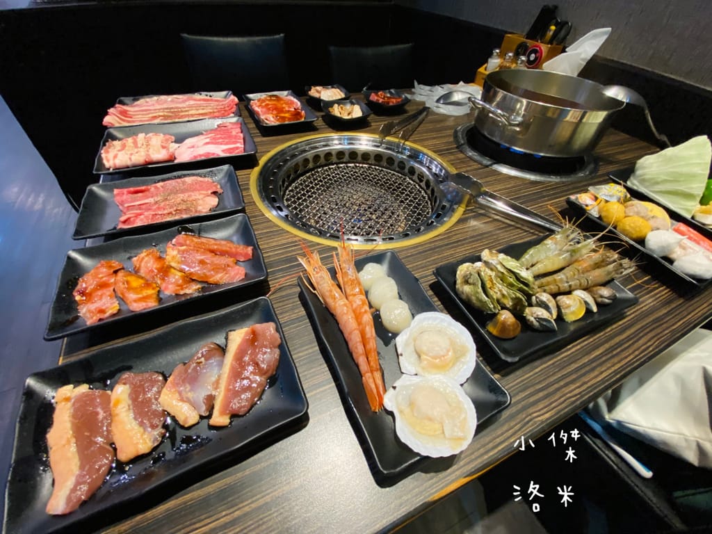《美食》好客燒烤｜火烤兩吃海陸全餐吃到飽 頂級肉品帝王蟹 樹林秀泰美食推薦