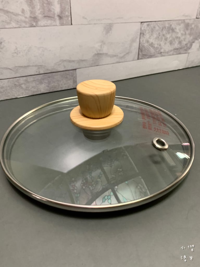 《生活》開箱【MOLIJIA 魔力家】M17 多功能不沾快煮小電鍋/電子鍋1.8L｜黑木紋款 上蒸下煮省時安全 小資族租屋族獨身族一鍋剛剛好 簡單小電鍋料理分享