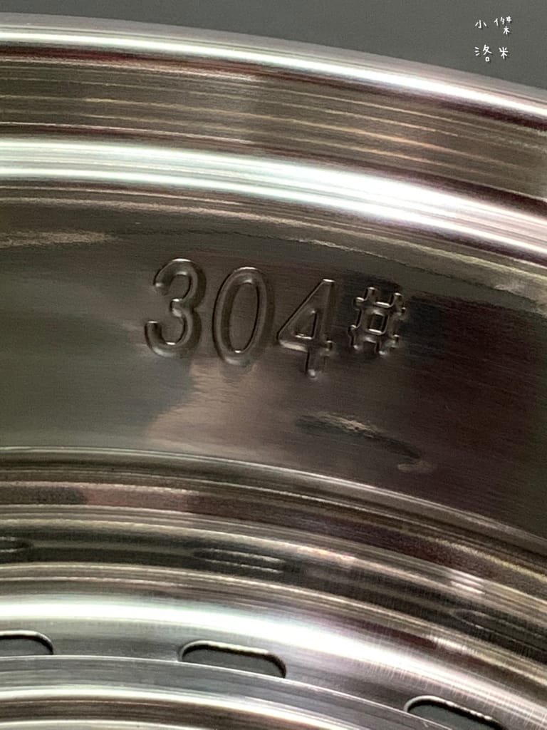 《生活》開箱【MOLIJIA 魔力家】M17 多功能不沾快煮小電鍋/電子鍋1.8L｜黑木紋款 上蒸下煮省時安全 小資族租屋族獨身族一鍋剛剛好 簡單小電鍋料理分享