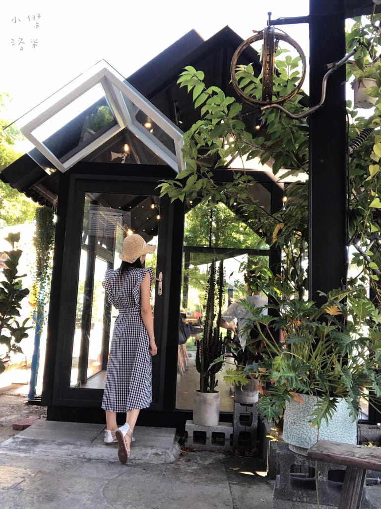 《旅遊美食》老司G Tea&Coffee｜宜蘭冬山 工業復古風 河岸玻璃屋 網美咖啡廳超好拍 兒童沙坑親子放風新選擇