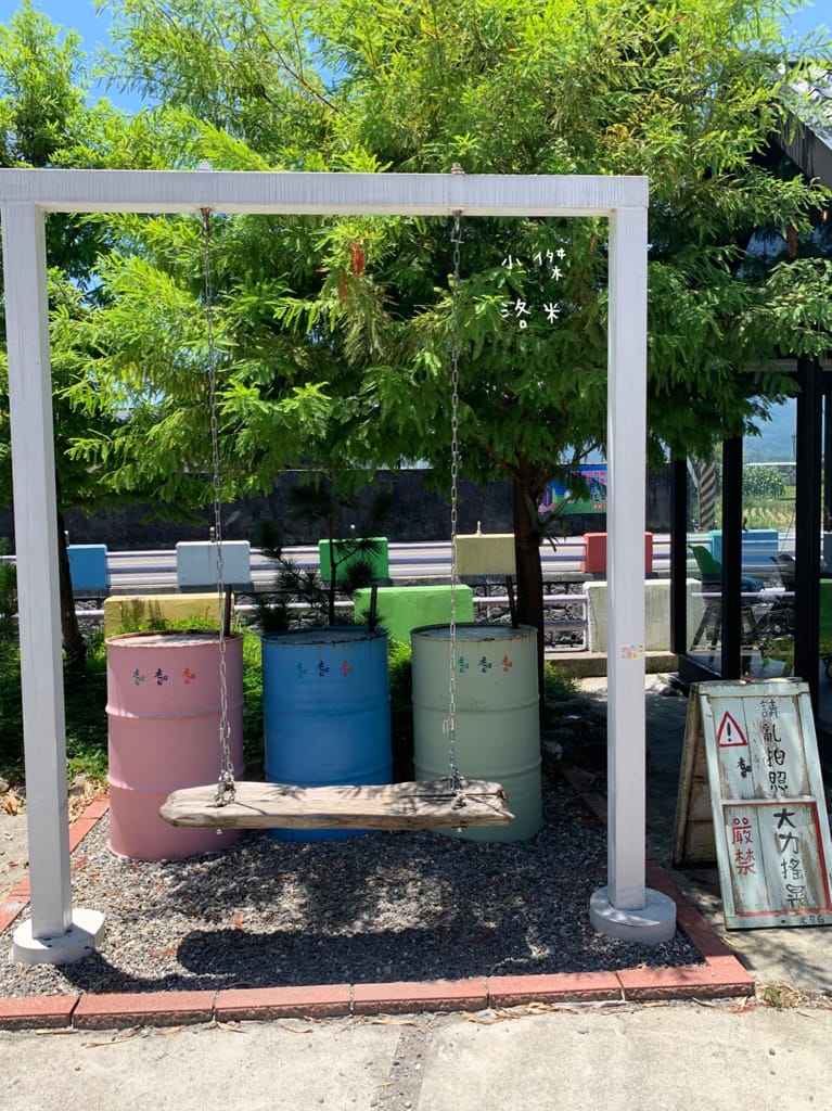 《旅遊美食》老司G Tea&Coffee｜宜蘭冬山 工業復古風 河岸玻璃屋 網美咖啡廳超好拍 兒童沙坑親子放風新選擇