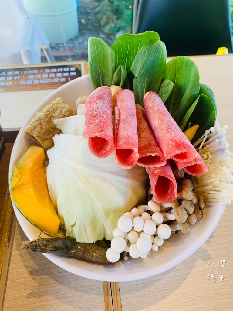 《旅遊美食》老司G Tea&Coffee｜宜蘭冬山 工業復古風 河岸玻璃屋 網美咖啡廳超好拍 兒童沙坑親子放風新選擇