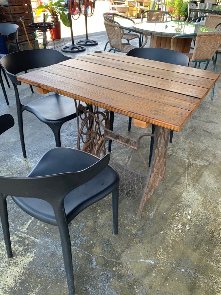 《旅遊美食》老司G Tea&Coffee｜宜蘭冬山 工業復古風 河岸玻璃屋 網美咖啡廳超好拍 兒童沙坑親子放風新選擇