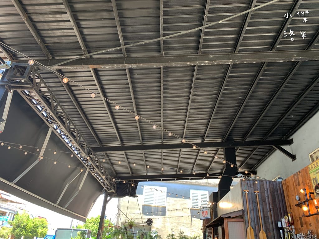 《旅遊美食》老司G Tea&Coffee｜宜蘭冬山 工業復古風 河岸玻璃屋 網美咖啡廳超好拍 兒童沙坑親子放風新選擇