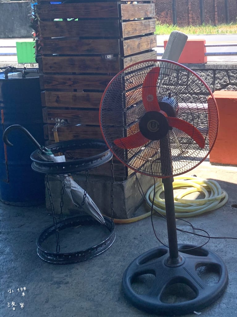 《旅遊美食》老司G Tea&Coffee｜宜蘭冬山 工業復古風 河岸玻璃屋 網美咖啡廳超好拍 兒童沙坑親子放風新選擇