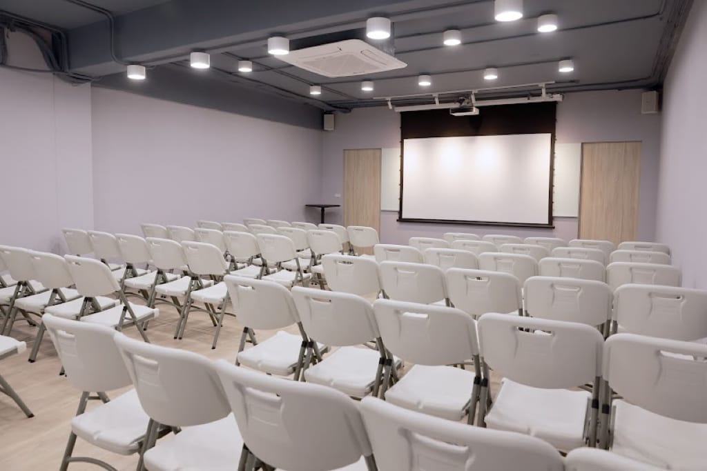 《生活》萊客共享空間｜台北車站多元場地租借空間 乾淨明亮辦公室出租/教學/會議/研討空間/台北教室租借