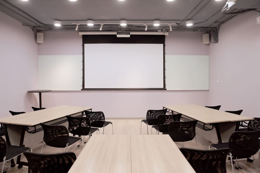 《生活》萊客共享空間｜台北車站多元場地租借空間 乾淨明亮辦公室出租/教學/會議/研討空間/台北教室租借