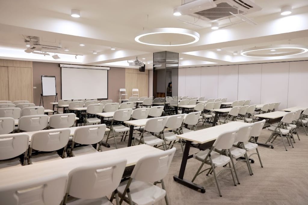 《生活》萊客共享空間｜台北車站多元場地租借空間 乾淨明亮辦公室出租/教學/會議/研討空間/台北教室租借