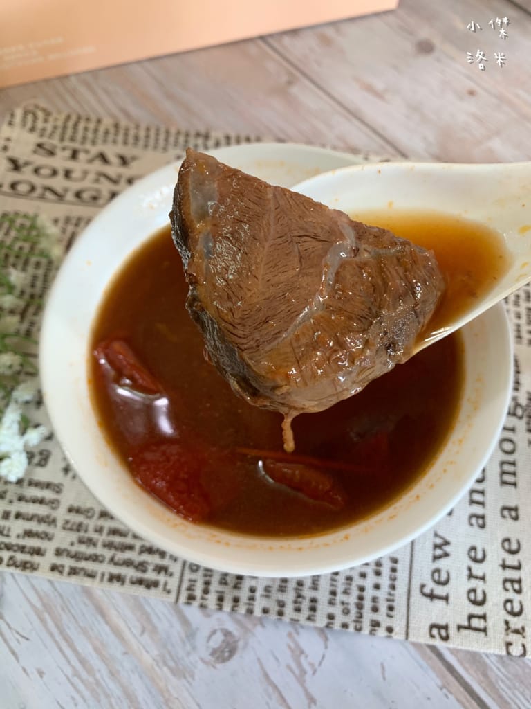 《宅配美食》 饍食・Sense Food｜飽滿紮實的低脂水餃 熱量降低健康升級的快速料理 8種口味經典創意任選 宅配水餃推薦 零廚藝媽咪推薦 低脂飲食推薦