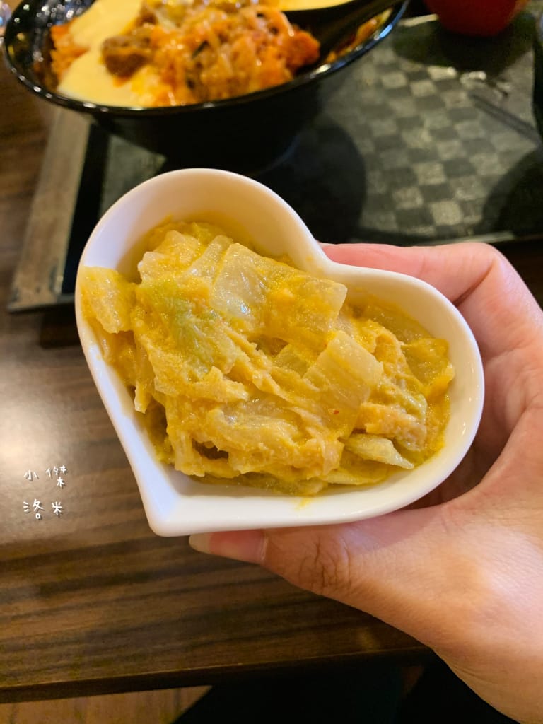 《美食》新丼｜網路熱度超高美食 誇張邪惡濃郁的起司瀑布牽絲到天邊 酥脆的oversize重量菲力豬排 叫人怎能不心動 中山站美食 台北好吃丼飯 台北美食推薦